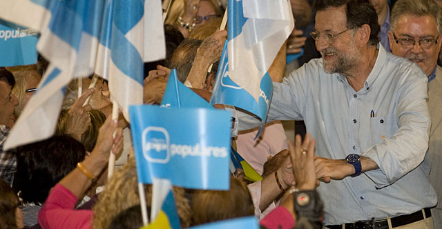 Rajoy, con el presidente regional y candidato, Jos Manuel Soria (detrs, a la derecha). | Diego Crespo