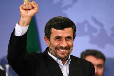 Mahmud Ahmadineyad, durante su estancia en Estambul. | Reuters