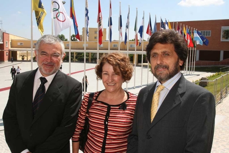 Juan Jimnez, a la derecha, con sus antecesores en el Rectorado de la UPO. | F. Ruso