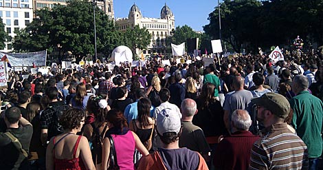 Foto de la concentración de Barcelona subida por otro 'tuitero'.