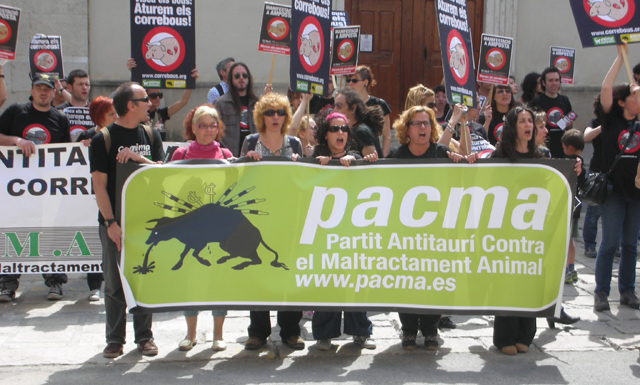 Protesta del Partido Antitaurino y Contra el Maltrato Animal.