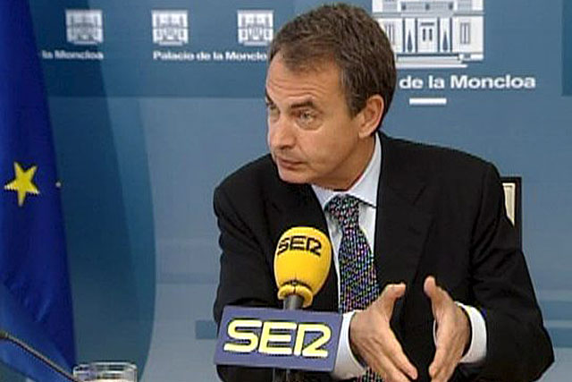 Zapatero, durante la entrevista con la cadena Ser.