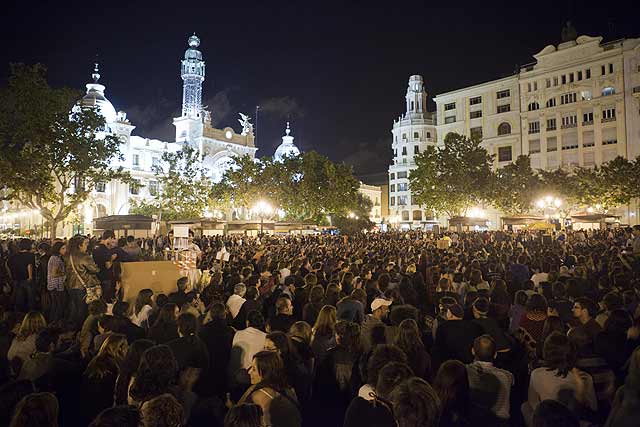 La plaza del Ayuntamiento presentaba este aspecto al inicio de la jornada de reflexin electoral | Vicent Bosch