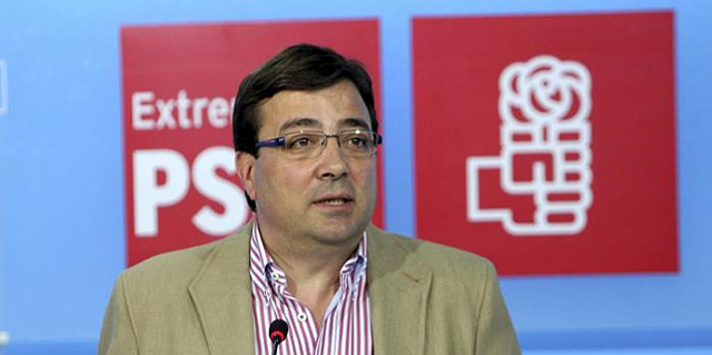 Guillermo Fernndez Vara comparece tras las elecciones.| Efe