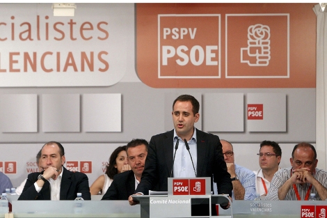 Jorge Alarte se dirige al partido durante el comit nacional del PSPV. | Efe