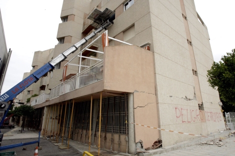 Uno de los 83 edificios de la ciudad de Lorca en cdigo "rojo-rojo" por riesgo de derrumbe | Efe