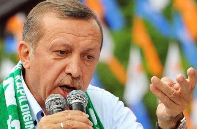 El primer ministro turco durante un acto de campaa este sbado. | AFP