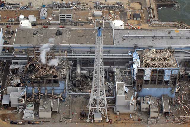 Imagen area de dos reactores de la central de Fukushima, Japn. | AFP