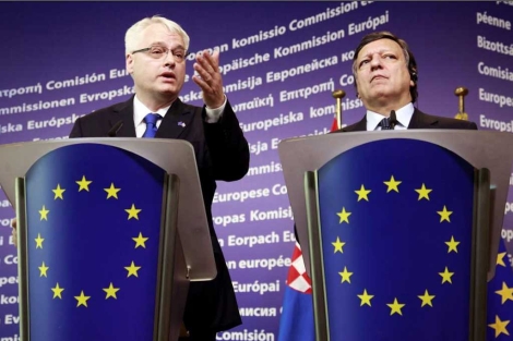 Ivo Josiporiv y Jose Manuel Durao Barroso en la side del Consejo en Bruselas. | Efe
