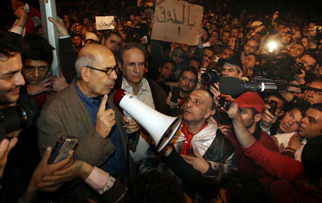 Mohamed el Baradei se dirige a los manifestantes en El Cairo. | P. M.