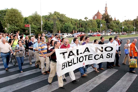 Una imagen retrospectiva de septiembre de 2008 de una protesta vecinal en el Prado. | Carlos Mrquez