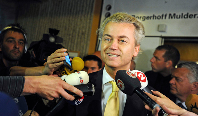 Geert Wilders atiende a la prensa tras conocer el veredicto. | Ap