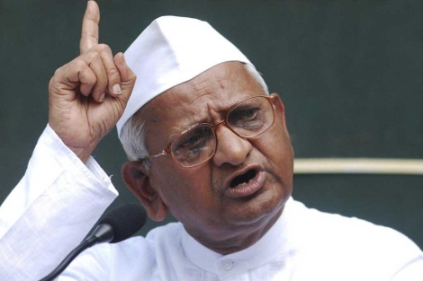 El activista indio Anna Hazare durante una rueda de prensa en Nueva Delhi. | Efe