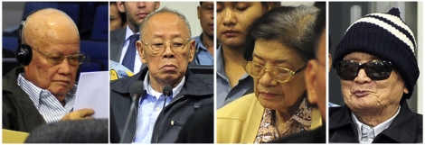 Los acusados, de izquierda a derecha: Samphan, Sary. Tirith y Chea. | Reuters