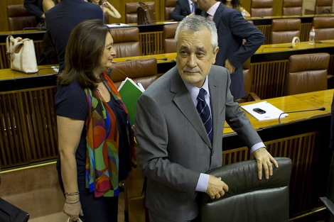 El presidente Grin en el Parlamento, con Mar Moreno a su espalda. | Efe