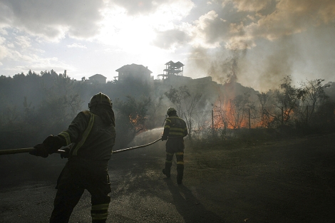 Imagen del incendio que afect el martes a la Zapateira (A Corua). | Efe