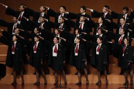 Abogados cantan una cancin en el 90 aniversario del Partido Comunista de China. | Reuters