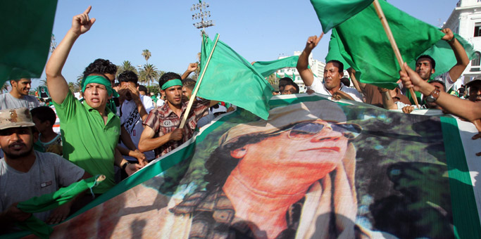 Seguidores de Gadafi participan en una manifestación a favor del régimen libio. | Efe