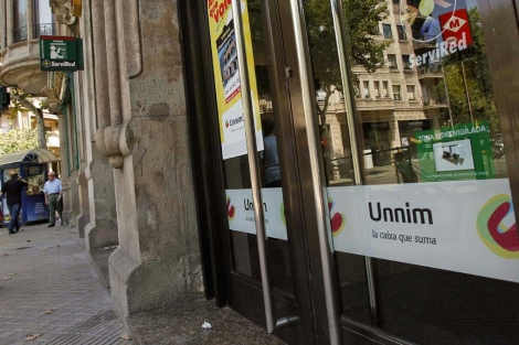 Una oficina de Unnim en Barcelona. | Efe
