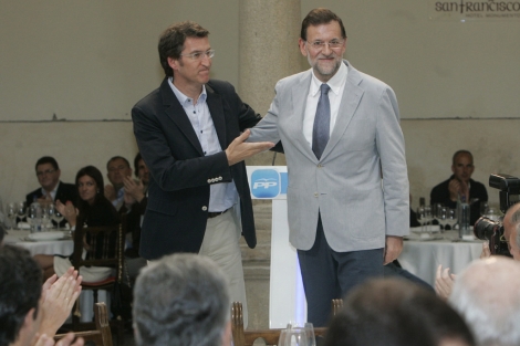 Alberto Nez Feijo y Mariano Rajoy, este domingo en Santiago. | Efe