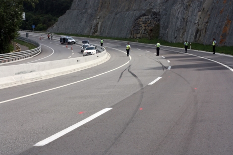 Las marcas en el asfalto marcan el lugar del accidente. | ACN