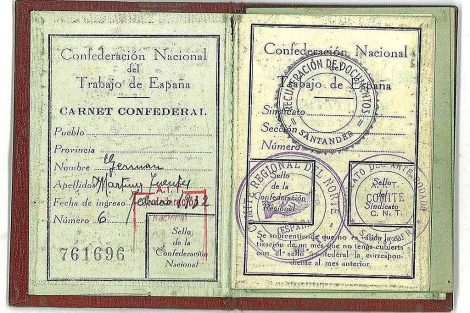 Carn de la Confederacin Nacional del Trabajo con sellos de Santander.
