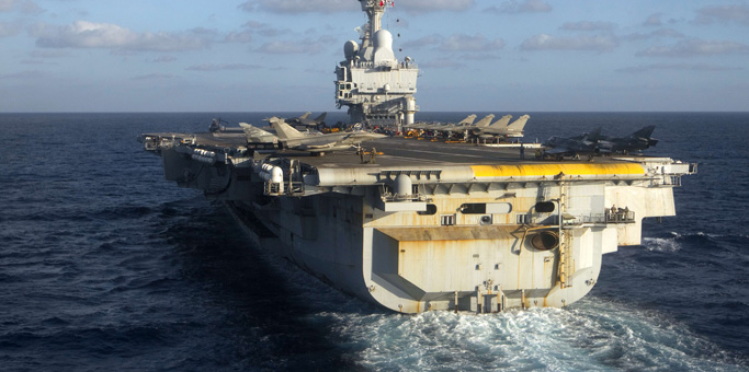 El portaaviones francs Charles de Gaulle navega por las costas libias. | Afp