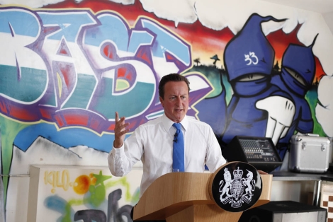 Cameron expone su discurso en un centro para jvenes de Witney. | Ap