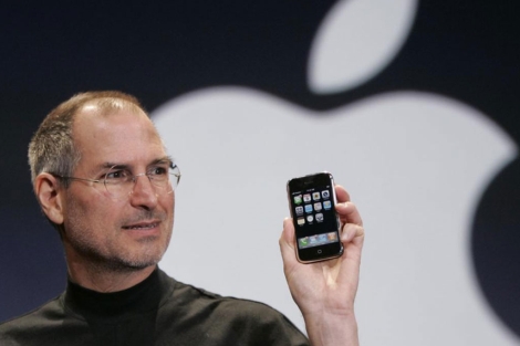 Jobs durante la presentacin del iPhone. | AP