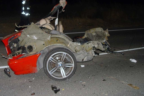 Estado en que ha quedado el coche siniestrado en la A-371. | Imagen cedida por la Guardia Civil