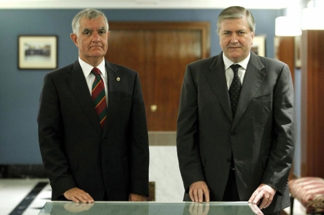 López Pardiñas (izda.) y Ollé, presidente y vicepresidente del Consejo del Notariado. | Ch. Moya