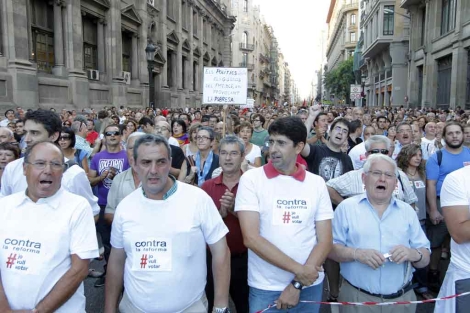 La protesta ha marchado a lo largo de Via Laietana. | Jordi Soteras