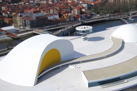 Centro Niemeyer en Avils.