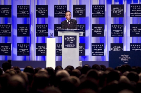 El primer ministro chino, Wen Jiabao, pide en el foro de Dalia una mayor apertura occidental. | Ap