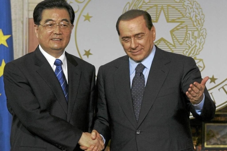 El presidente de China Hu Jintao y el primer ministro italiano Silvio Berlusconi |Ap