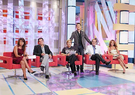 El equipo habitual de 'DEC', con Jaime Cantinzano a la cabeza. | Antena 3
