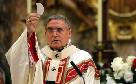 El arzobispo en un oficio religioso. | Quique Garca