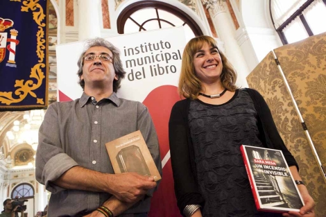 Sara Mesa, la ganadora del Premio Mlaga muestra su novela 'Un incendio invisible'. | J. Domnguez