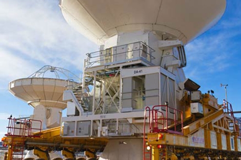 La ltima gran antena instalada en ALMA, por parte de ESO, en julio de este ao.|ESO