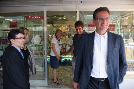 El presidente del PP vasco durante su visita a Salou, hoy. | Jaume Sellart / Efe