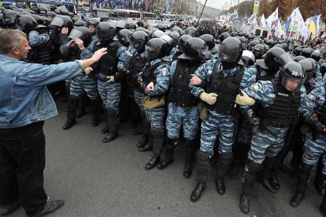 Una manifestación de protesta el día de la condena, en Kiev.| Efe