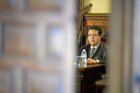 El juez Francisco Serrano, en la sede granadina del TSJA. | Jesús G. Hinchado