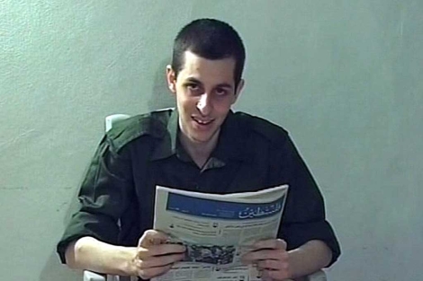 Guilad Shalit, en una foto hecha pblica en 2009. | Reuters
