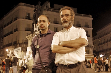 J. Sánchez y L. Fernández, presidente de la Asociación Nacional de Parados, en Sol. | A. di Lolli