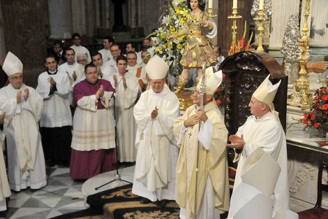 Un momento del acto eucarstico celebrado en la Catedral de Cdiz. | Cata Zambrano