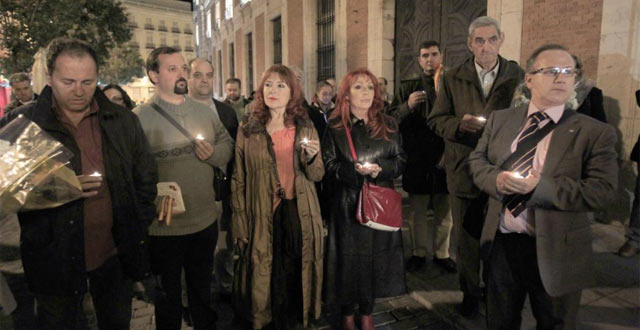 Familiares y asistentes al recorrido en memoria de las vctimas celebrado en Madrid. | Efe