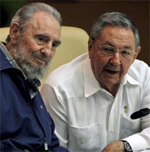 Los hermanos Fidel y Ral Castro, ex presidente y actual presidente cubano. | Ap