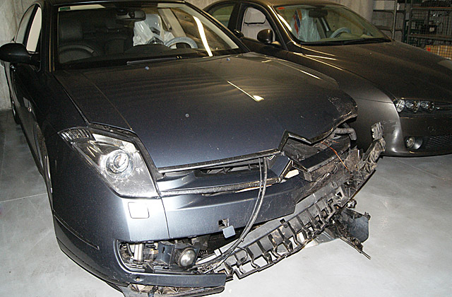 El accidente da la parte delantera del coche oficial de Feijo. | PPdeG