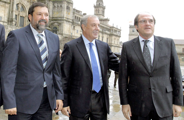 Francisco Caamaño, Pachi Vázquez y Ángel Gabilondo. | Efe