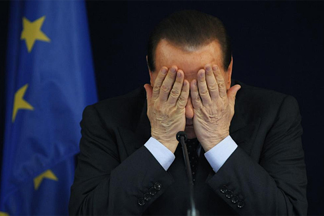 Berlusconi, en el momento de dar una rueda de prensa en Bruselas en 2010. | Reuters